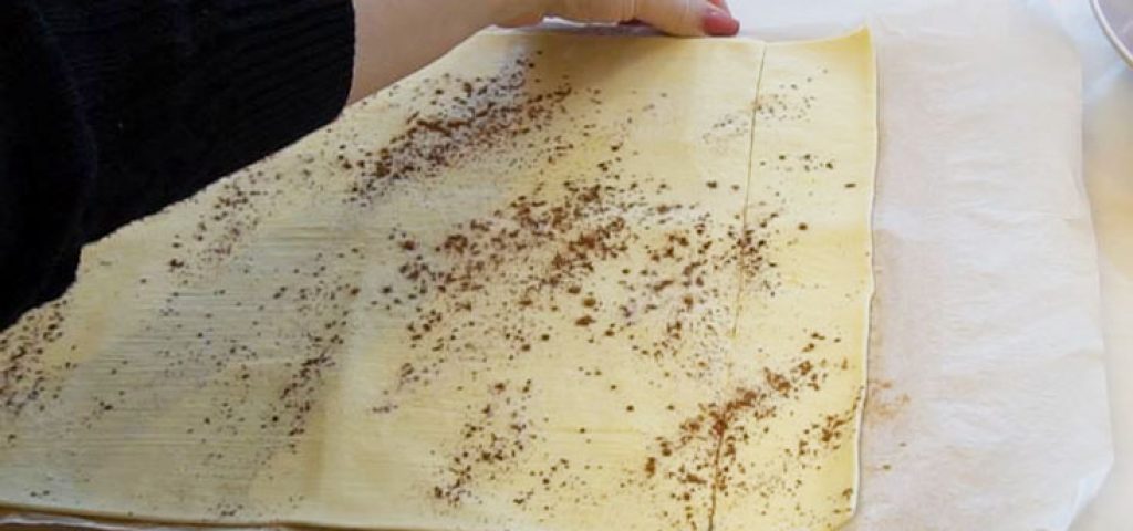 schrit 5 Blätterteigrosen, Blätterteigapfelrosen, Rezept, Anleitung, nachmachen, Muttertag, DIY