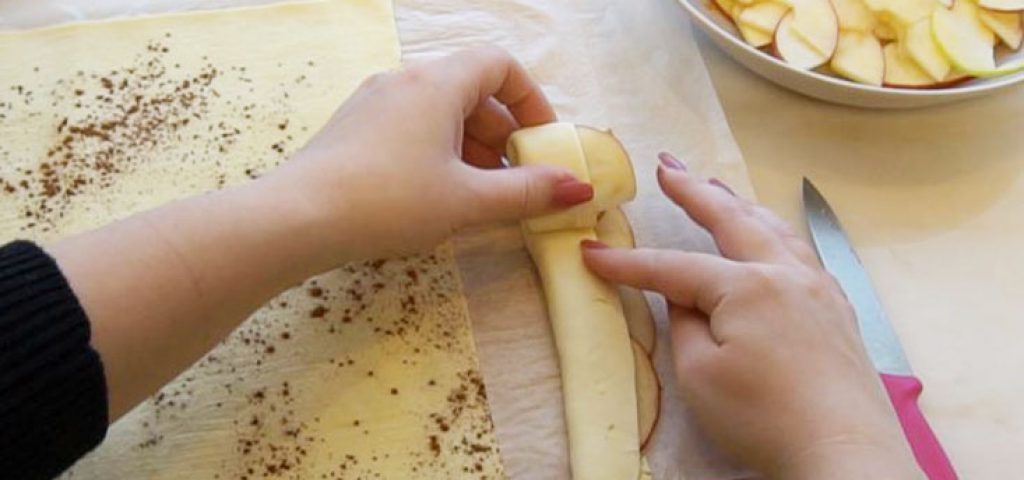 schrit 8 Blätterteigrosen, Blätterteigapfelrosen, Rezept, Anleitung, nachmachen, Muttertag, DIY